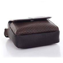 Load image into Gallery viewer, Vintage Leather Crossbody Bag