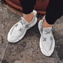 Load image into Gallery viewer, ZEBRA 450 V2 PrimeKnit Sneakers
