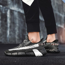 Load image into Gallery viewer, ZEBRA 450 V2 PrimeKnit Sneakers
