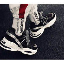 Load image into Gallery viewer, CHUNKY X9X Wave Runner Sneakers - Black
